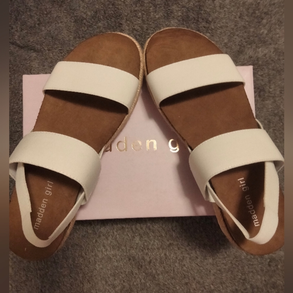 Brand New Women's Cybell Sandals Sz 10